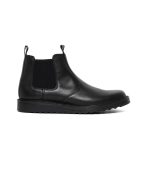 black chelsea boot